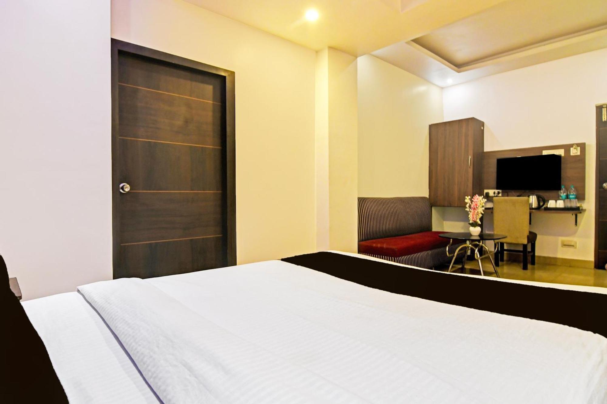 Super Hotel O Baguiati Nager Bazaar Eksteriør billede